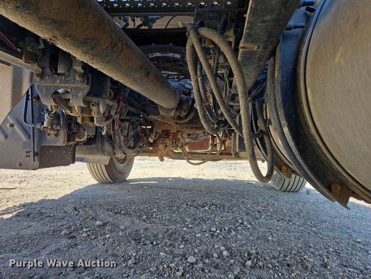 image for item DP8928 2012 Mack CXU613 semi truck