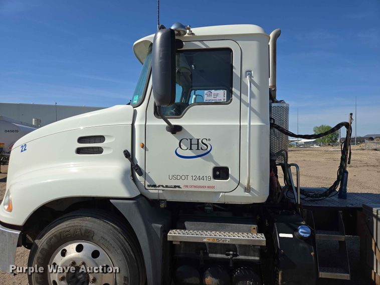 image for item DP8928 2012 Mack CXU613 semi truck