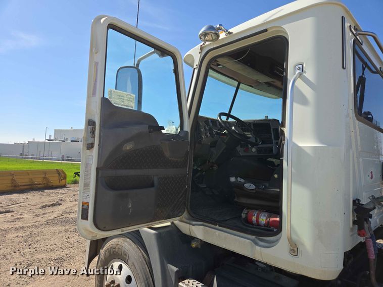 image for item DP8928 2012 Mack CXU613 semi truck