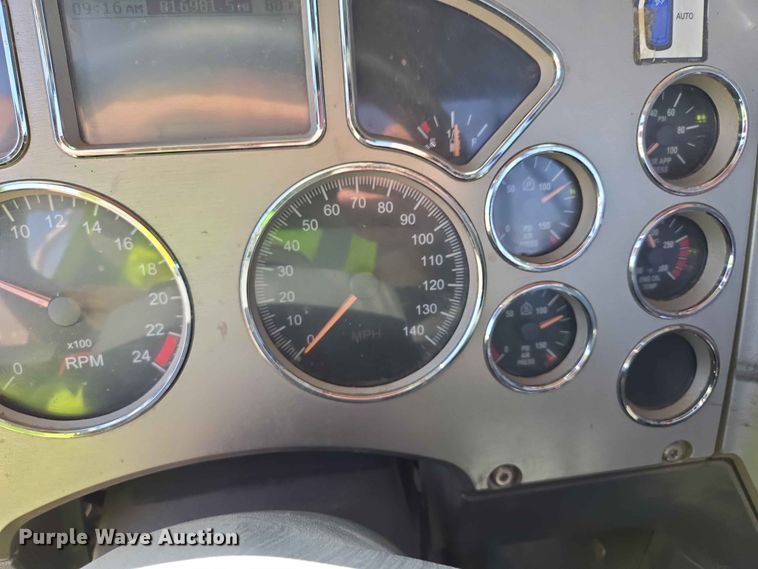 image for item DP8928 2012 Mack CXU613 semi truck