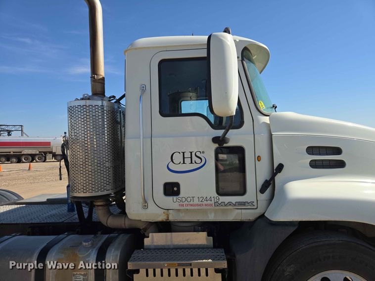 image for item DP8928 2012 Mack CXU613 semi truck