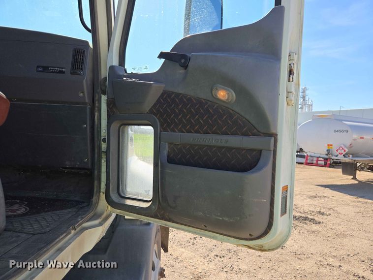 image for item DP8928 2012 Mack CXU613 semi truck