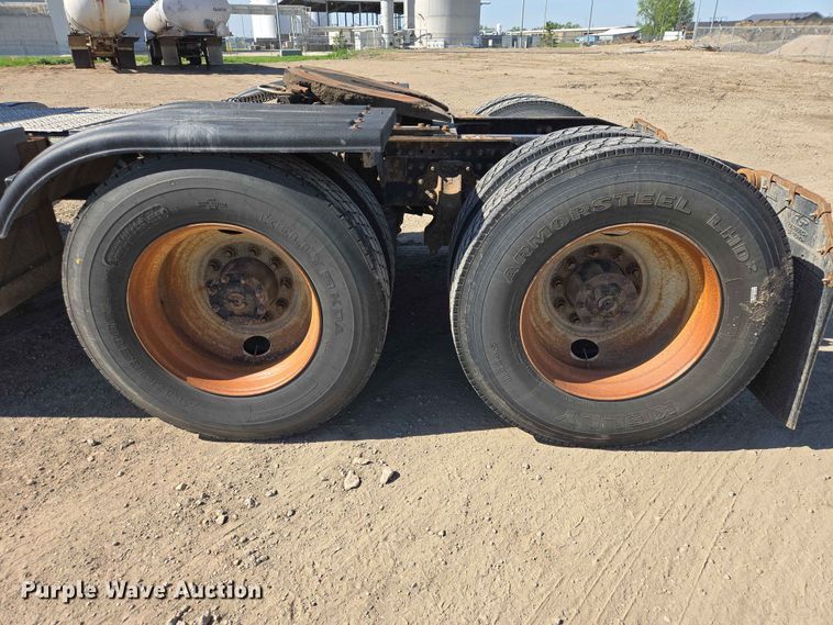image for item DP8928 2012 Mack CXU613 semi truck