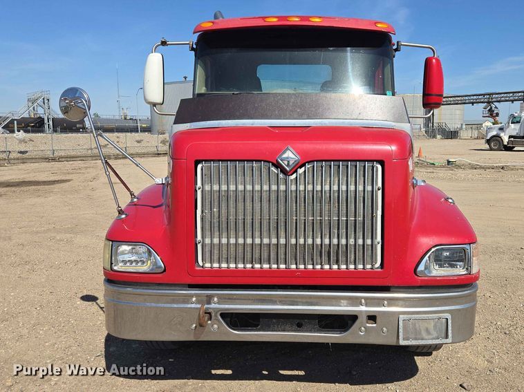 image for item DP8929 2007 International 9400i semi truck