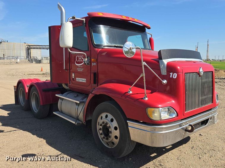 image for item DP8929 2007 International 9400i semi truck