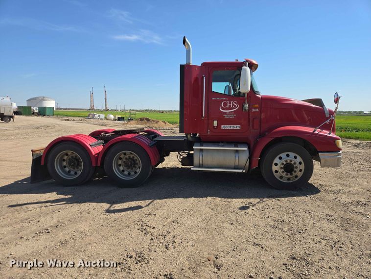 image for item DP8929 2007 International 9400i semi truck