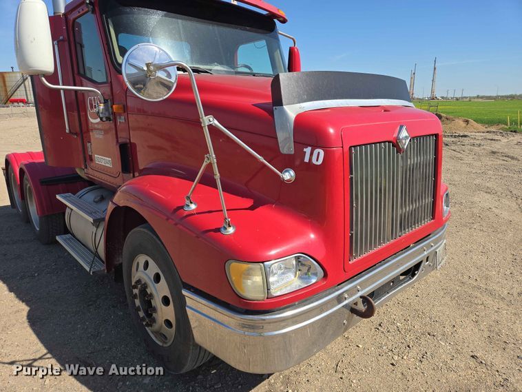 image for item DP8929 2007 International 9400i semi truck