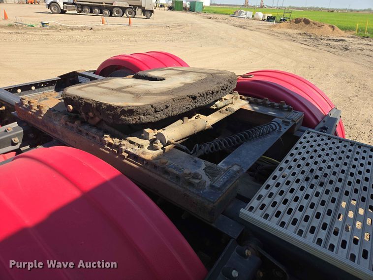 image for item DP8929 2007 International 9400i semi truck