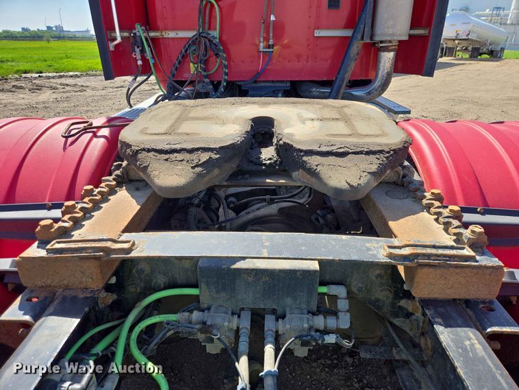 image for item DP8929 2007 International 9400i semi truck
