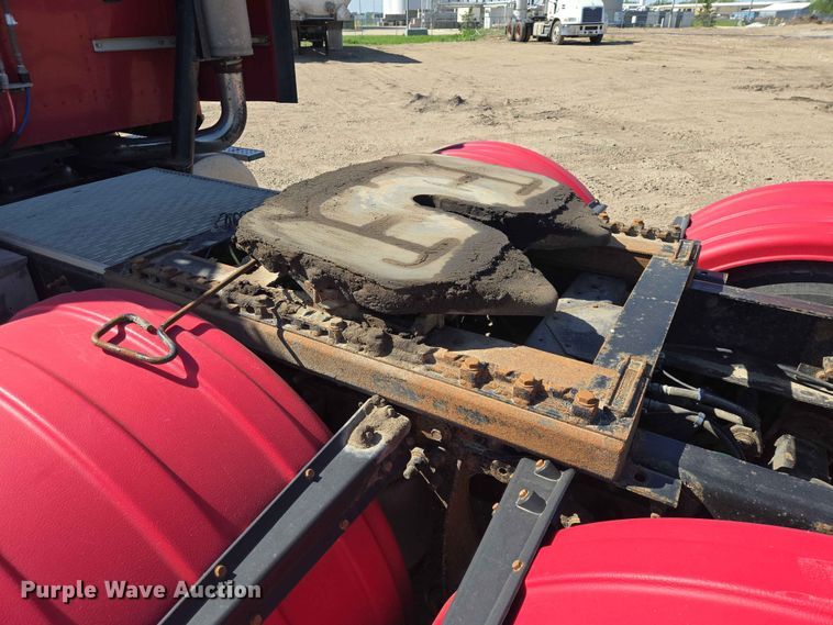 image for item DP8929 2007 International 9400i semi truck