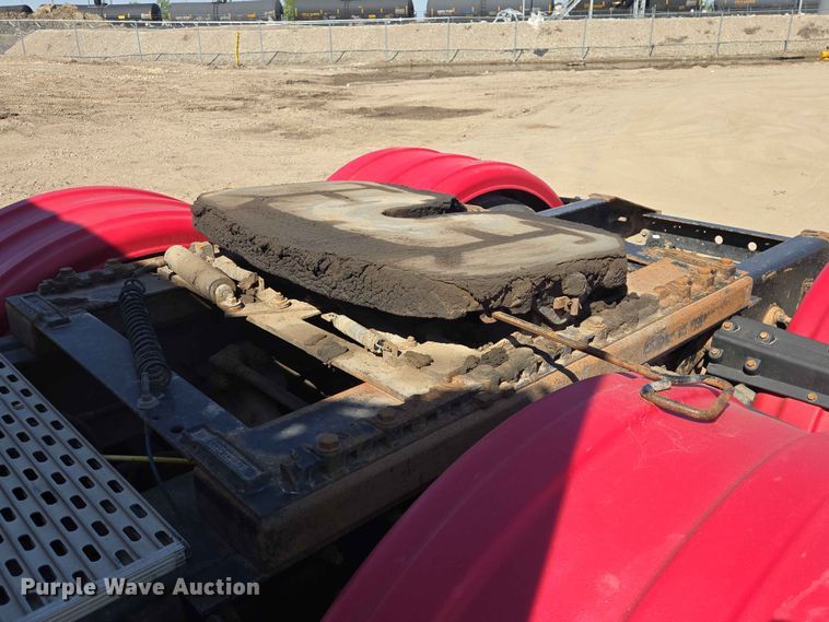 image for item DP8929 2007 International 9400i semi truck
