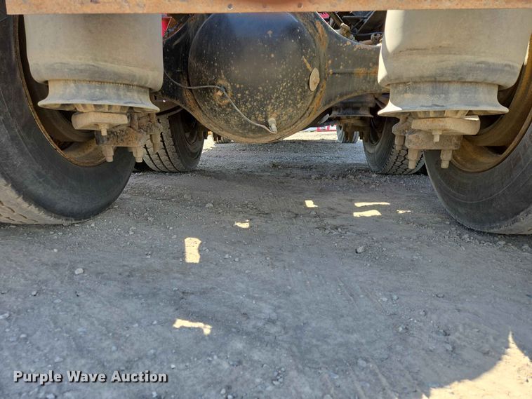 image for item DP8929 2007 International 9400i semi truck