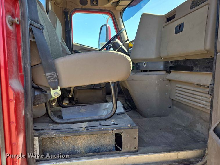 image for item DP8929 2007 International 9400i semi truck