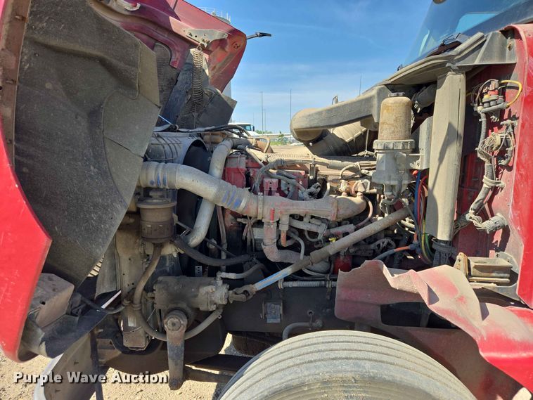 image for item DP8929 2007 International 9400i semi truck