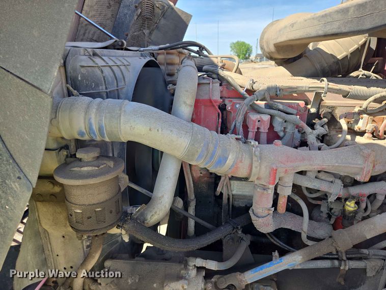image for item DP8929 2007 International 9400i semi truck