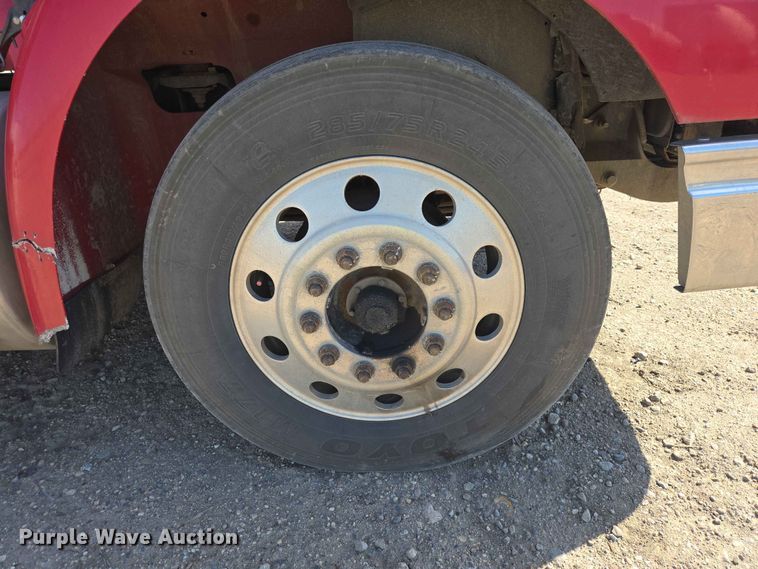 image for item DP8929 2007 International 9400i semi truck