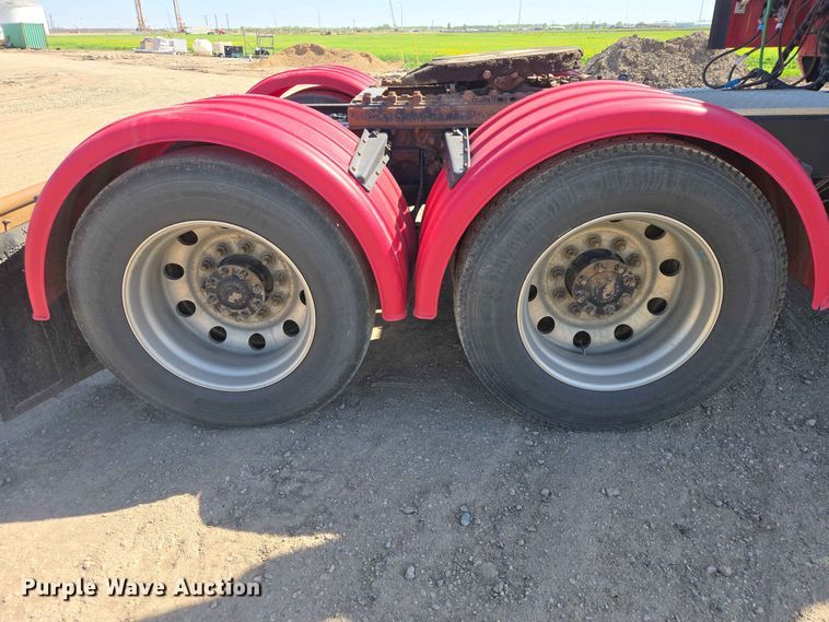 image for item DP8929 2007 International 9400i semi truck