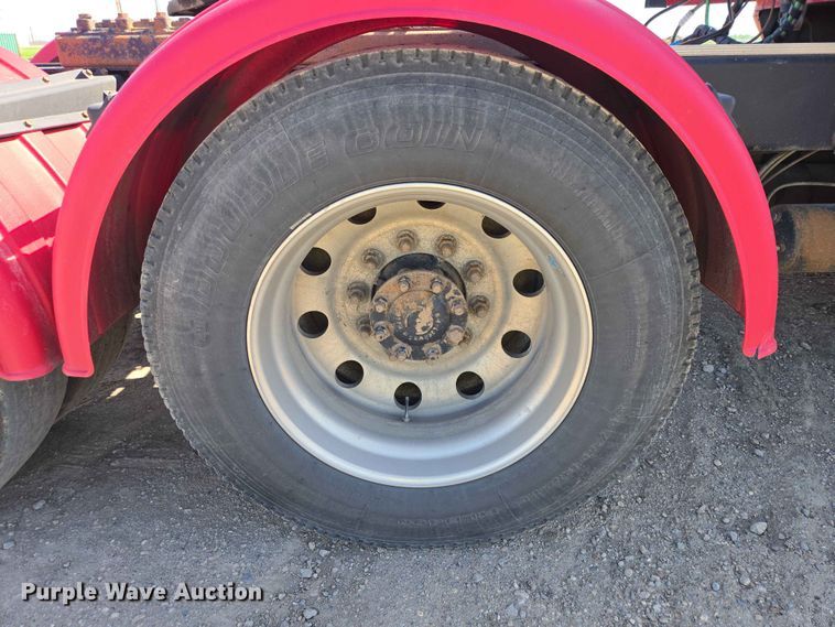 image for item DP8929 2007 International 9400i semi truck