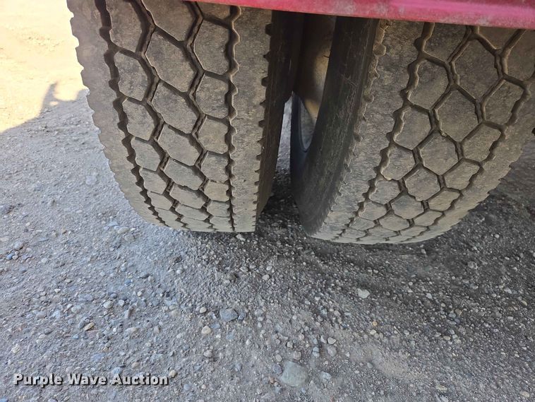 image for item DP8929 2007 International 9400i semi truck