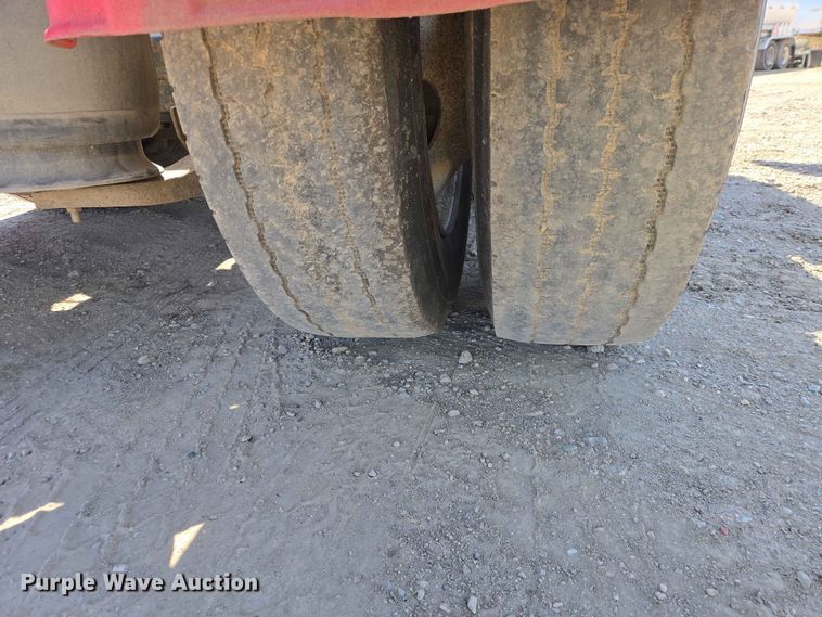 image for item DP8929 2007 International 9400i semi truck