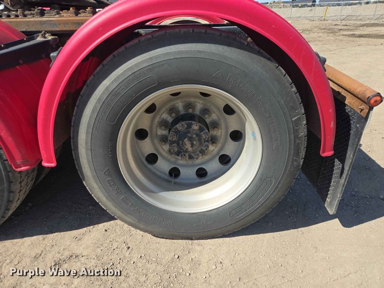 image for item DP8929 2007 International 9400i semi truck