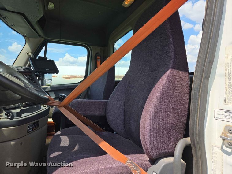 image for item DP8931 2015 Freightliner Cascadia semi truck