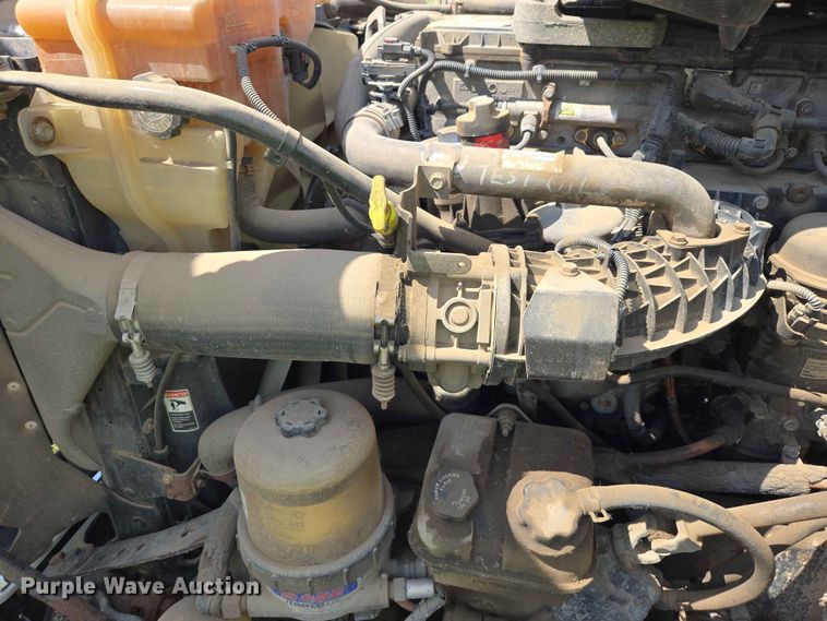 image for item DP8931 2015 Freightliner Cascadia semi truck