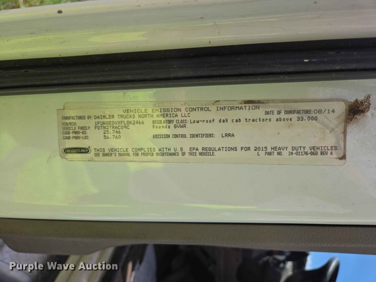 image for item DP8931 2015 Freightliner Cascadia semi truck