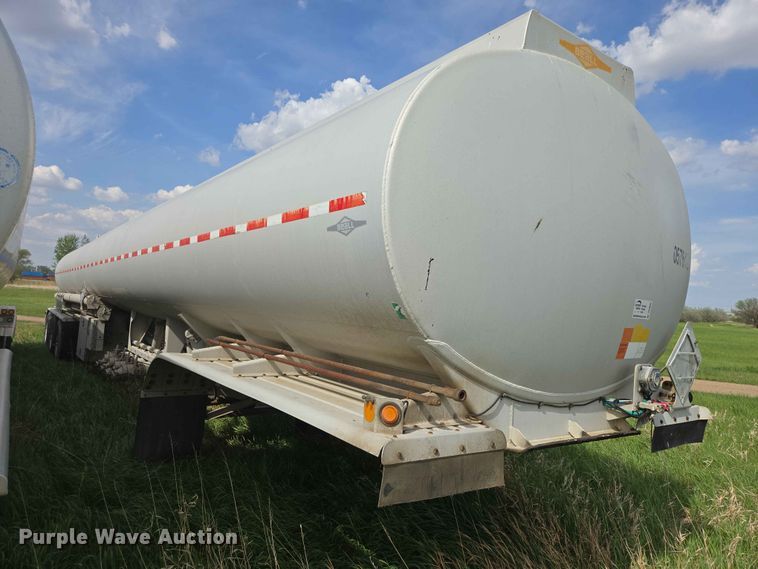 image for item DP8932 2005 Beall BAST-115-4-SB tank trailer