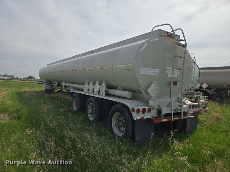 image for item DP8932 2005 Beall BAST-115-4-SB tank trailer