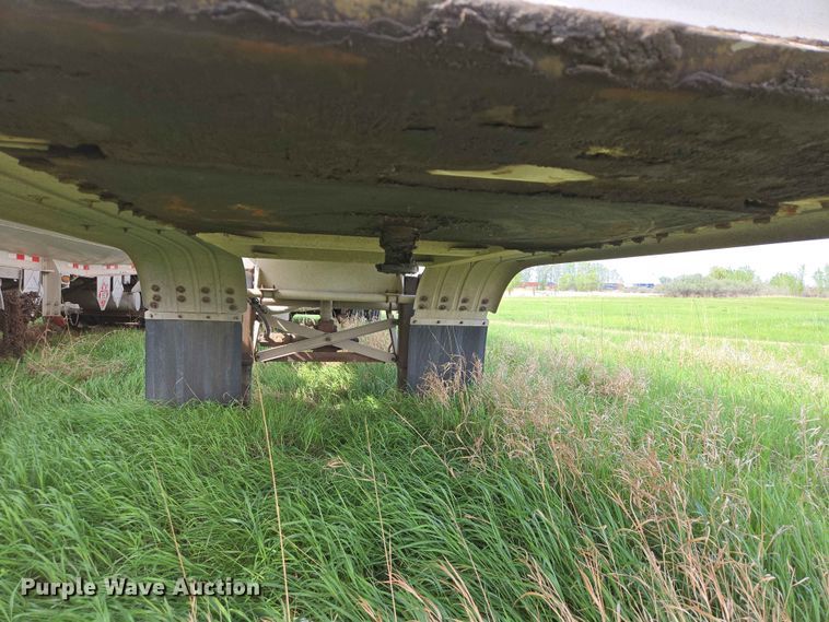 image for item DP8932 2005 Beall BAST-115-4-SB tank trailer