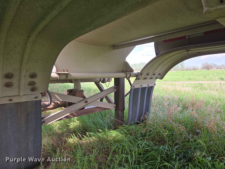 image for item DP8932 2005 Beall BAST-115-4-SB tank trailer