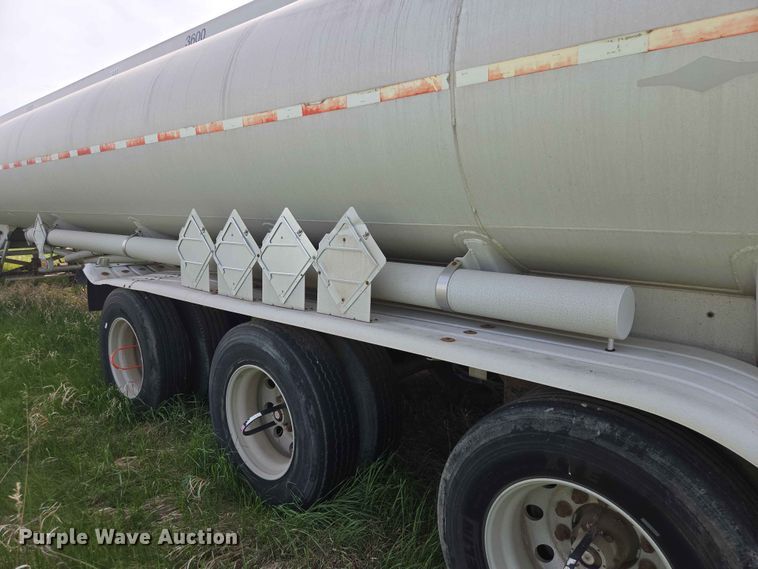 image for item DP8932 2005 Beall BAST-115-4-SB tank trailer