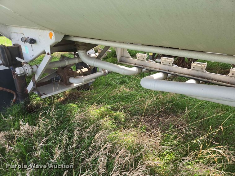 image for item DP8932 2005 Beall BAST-115-4-SB tank trailer