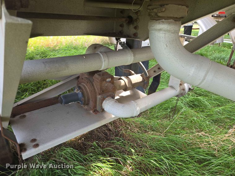 image for item DP8932 2005 Beall BAST-115-4-SB tank trailer