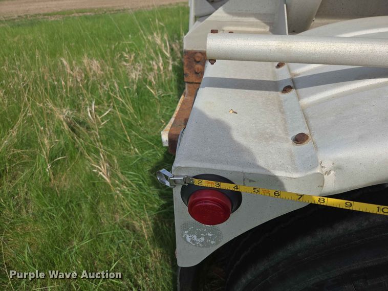 image for item DP8932 2005 Beall BAST-115-4-SB tank trailer