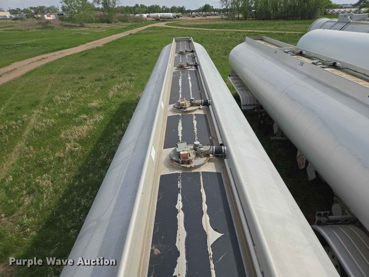 image for item DP8932 2005 Beall BAST-115-4-SB tank trailer