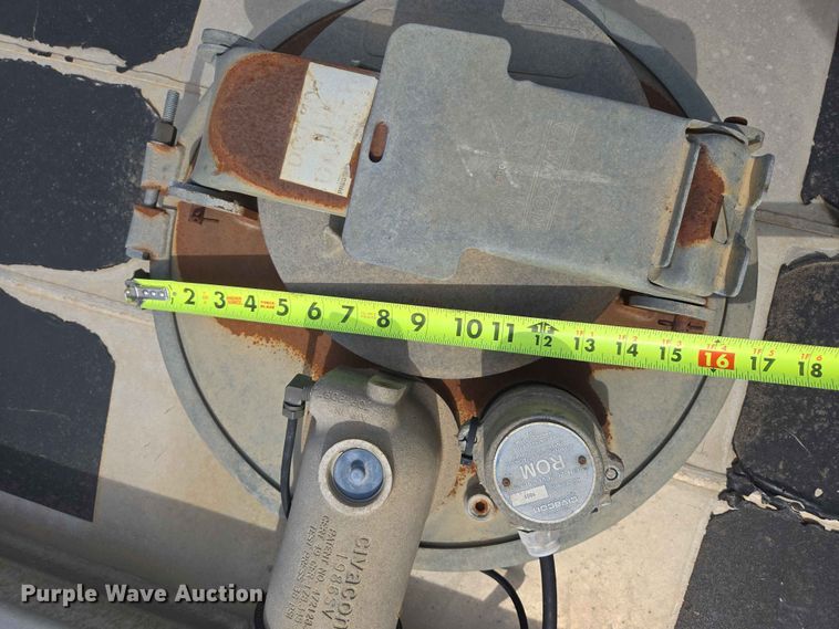 image for item DP8932 2005 Beall BAST-115-4-SB tank trailer