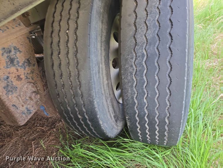 image for item DP8932 2005 Beall BAST-115-4-SB tank trailer