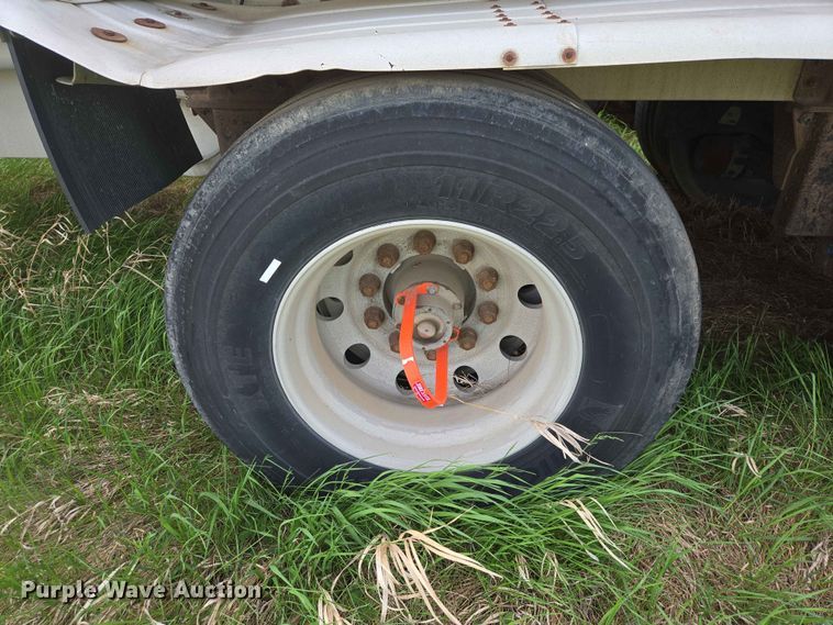 image for item DP8932 2005 Beall BAST-115-4-SB tank trailer