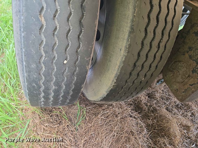 image for item DP8932 2005 Beall BAST-115-4-SB tank trailer