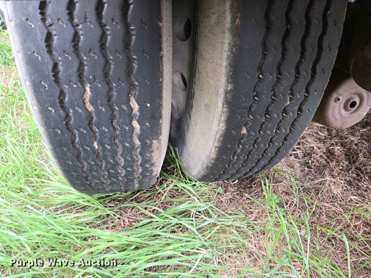 image for item DP8932 2005 Beall BAST-115-4-SB tank trailer