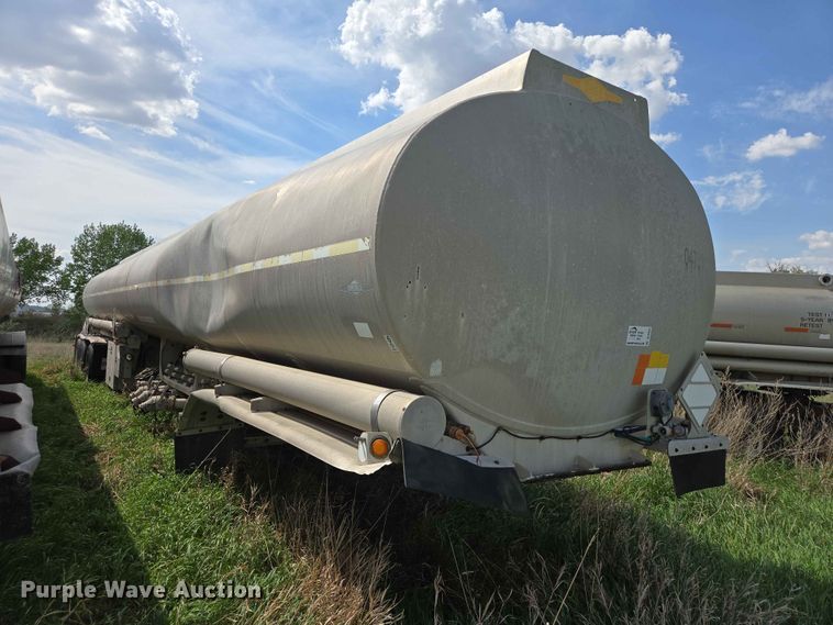 image for item DP8934 2004 Beall BAST-115-4-SB tank trailer