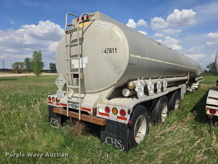 image for item DP8934 2004 Beall BAST-115-4-SB tank trailer