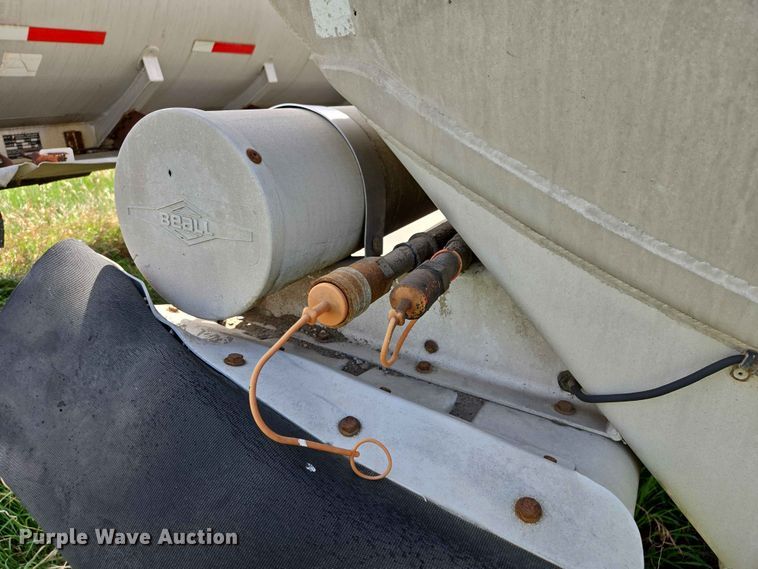 image for item DP8934 2004 Beall BAST-115-4-SB tank trailer
