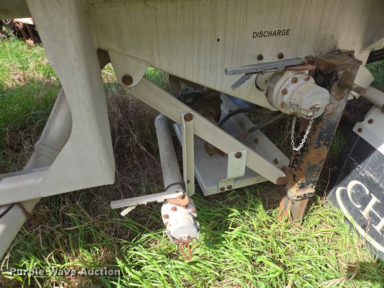 image for item DP8934 2004 Beall BAST-115-4-SB tank trailer