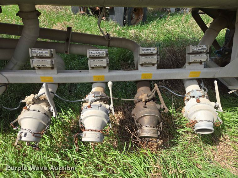 image for item DP8934 2004 Beall BAST-115-4-SB tank trailer