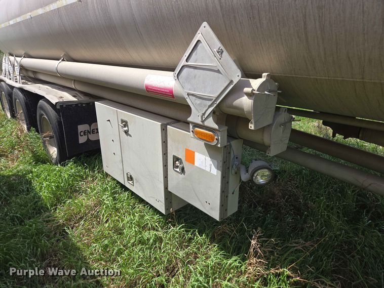 image for item DP8934 2004 Beall BAST-115-4-SB tank trailer