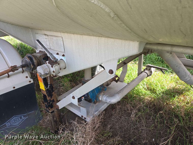 image for item DP8934 2004 Beall BAST-115-4-SB tank trailer