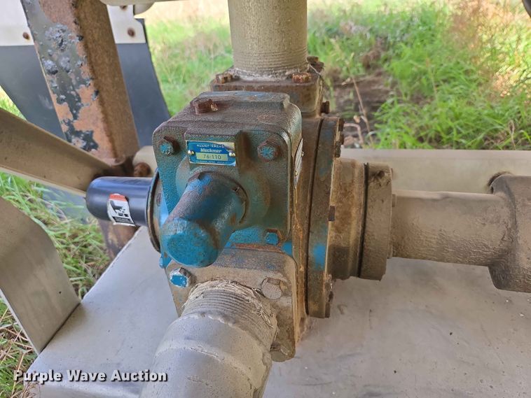 image for item DP8934 2004 Beall BAST-115-4-SB tank trailer